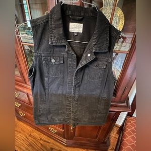 Universal Thread Jean Vest Size L